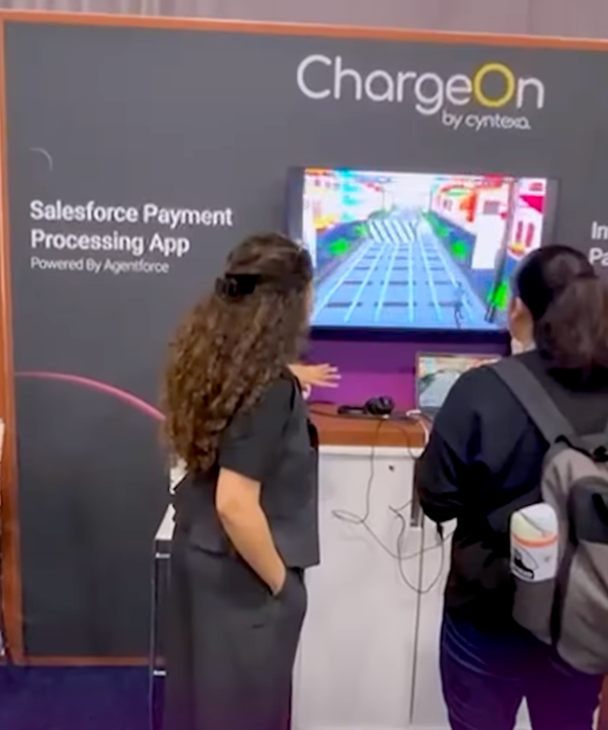 Attendees playing ChargeOn Power Run